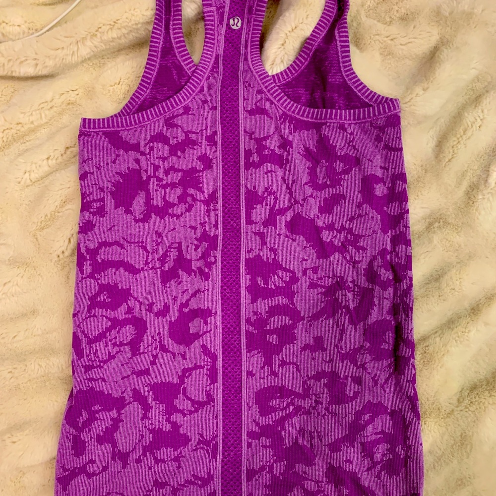 Lululemon sz 2 purple top